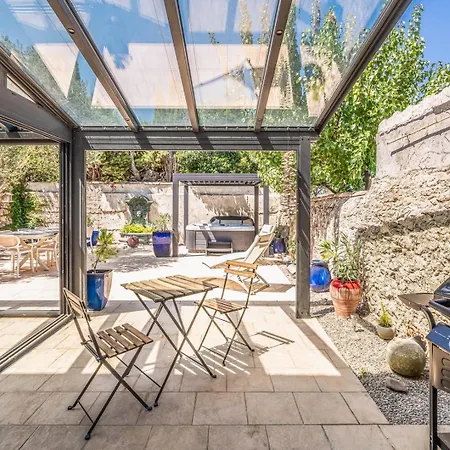 Holiday home L'authentique ~ Jacuzzi ~ Jardin ~ Centre *